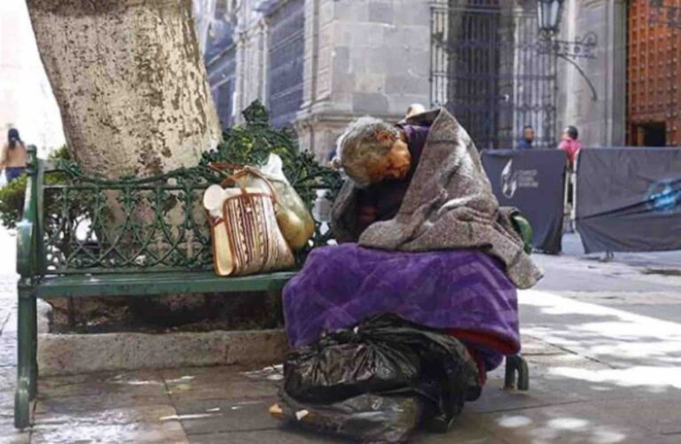 Crece pobreza extrema y carencias sociales: programas sociales no ayudaron
