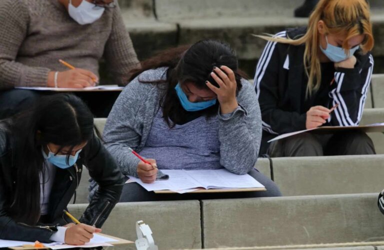 Por políticas de la 4T, jóvenes truncan sus estudios universitarios