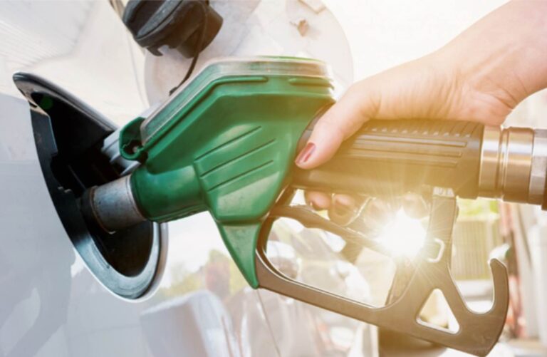 Obrador reitera oferta sobre venta de gasolina mexicana a estadounidenses