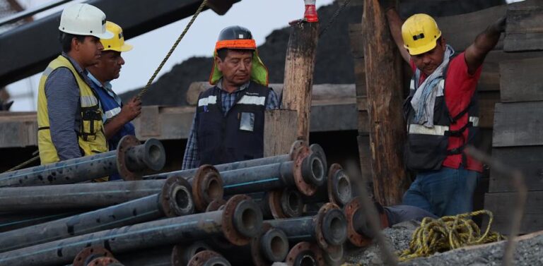 Despiden a 14 mineros en Coahuila tras la tragedia; les dan mil pesos de finiquito