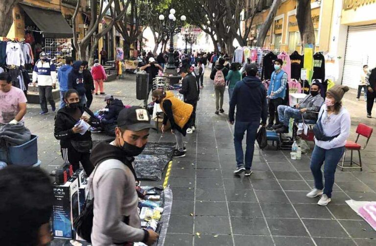 Continuarán operativos contra ambulantes en la capital