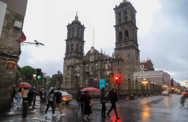 Pese a frente frío, altas temperaturas continuarán en Puebla