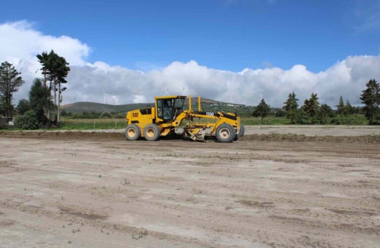 Dan mantenimiento a campos deportivos de Cañada Morelos