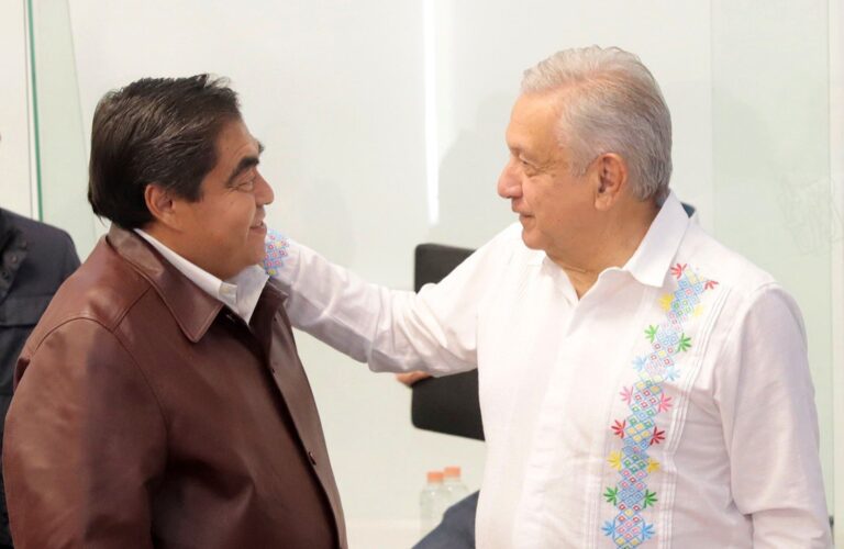 Llevará Barbosa a 15 mil poblanos a marcha de AMLO en CDMX