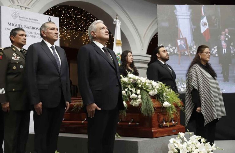 Rinde AMLO homenaje al gobernador Miguel Barbosa; asegura que hizo un “buen gobierno”