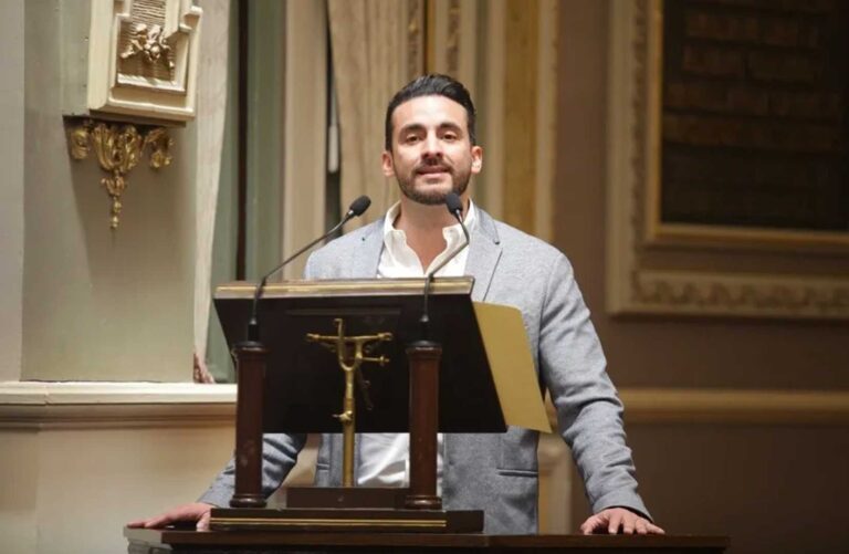 Denuncia Acción Nacional a diputado Toño López