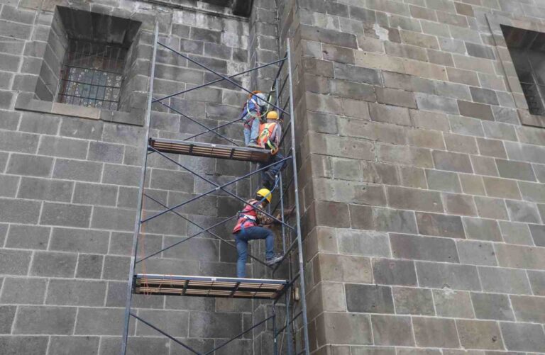 Ayuntamiento de Puebla pone en marcha mantenimiento a la Catedral