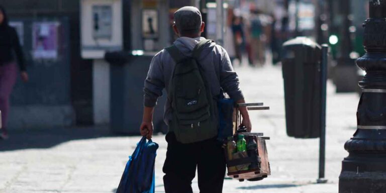 Aumenta el trabajo informal en último año del sexenio de AMLO