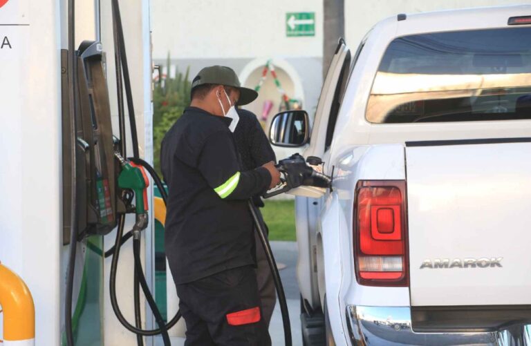 Por paro de sindicato de Pemex se reporta desabasto de gasolina en Puebla y Tlaxcala