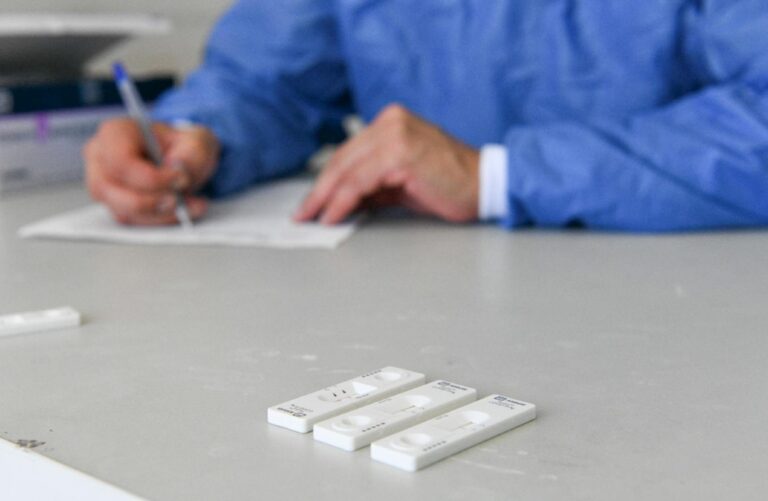 Mantiene Puebla casos activos de SARS-CoV-2 en 63 municipios