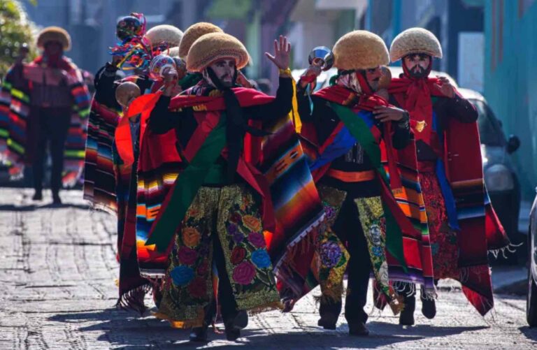 Más de 10 mil bailarines realizaron ofrenda en Chiapas