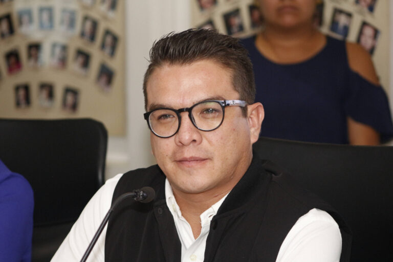 De un infarto, muere el político Gerardo Islas Jr. en España