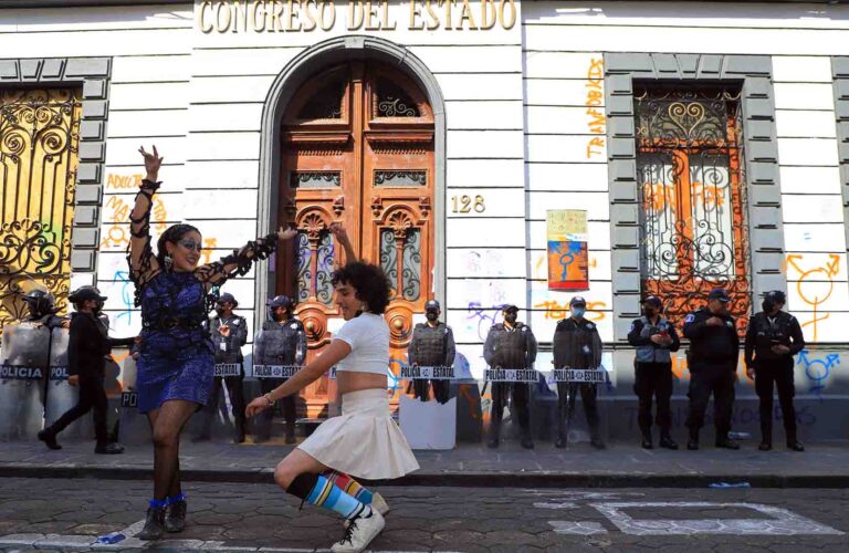Protestan contra iniciativa que criminaliza a las infancias trans