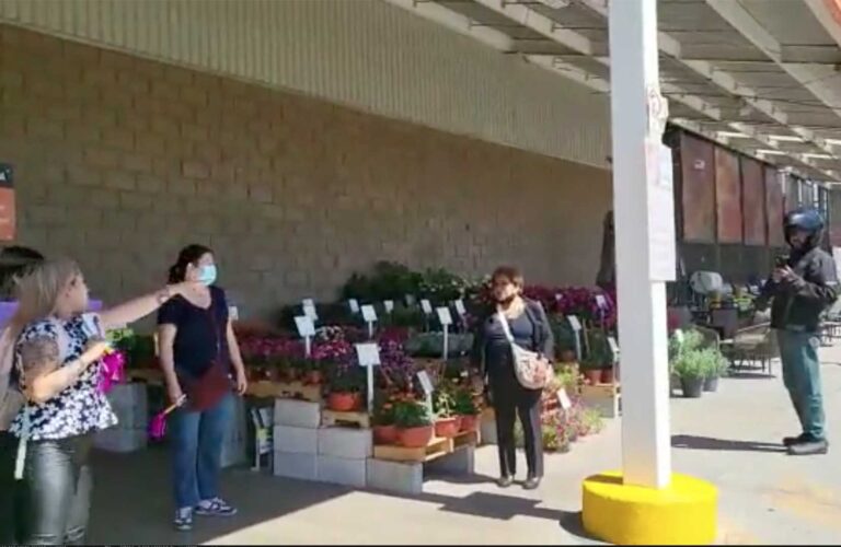 Exhiben a padre deudor en Home Depot de Puebla