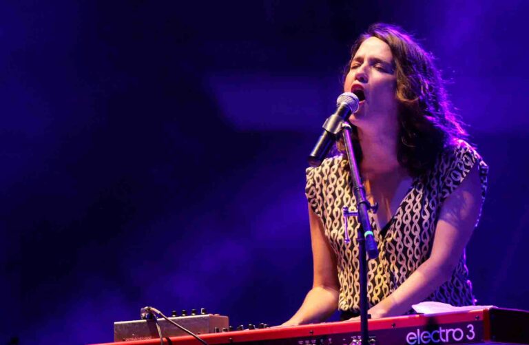 Ximena Sariñana denuncia agresiones a su equipo en la Feria del Caballo de Texcoco