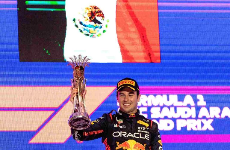 Gana el Gran Premio en Arabia Saudita el mexicano Checo Pérez