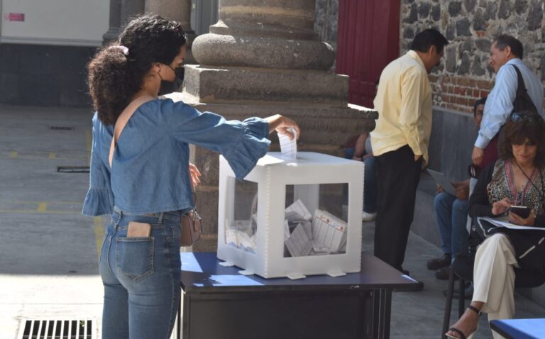 Alfredo Gómez y Víctor Ortiz a la cabeza de las elecciones del SNTE 
