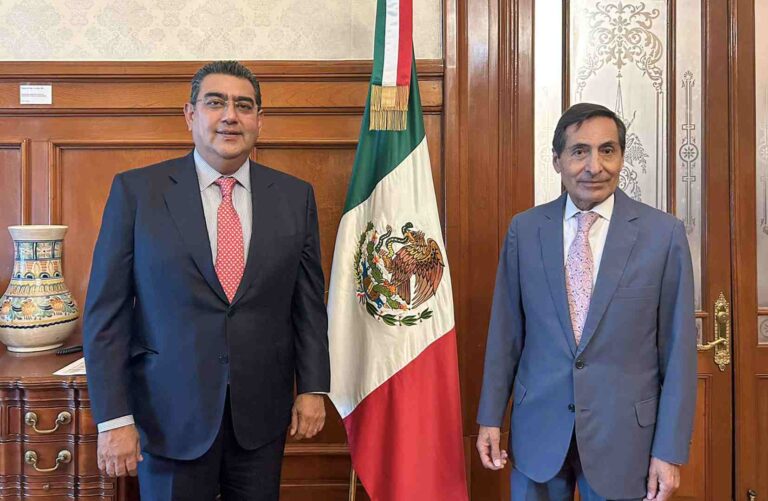 Tras escándalo fiscal Céspedes se reúne con titular de SHCP