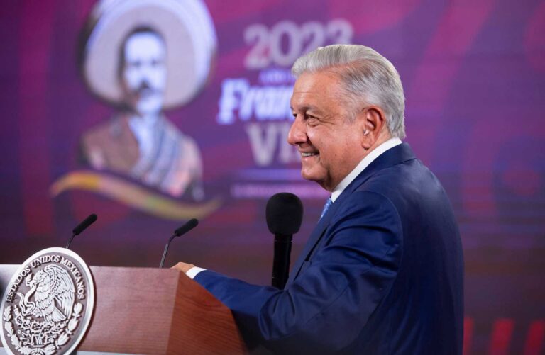 AMLO supera contagio de Covid-19 y regresa a sus mañaneras