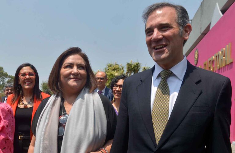 Abaratar la democracia, a discusión en el INE