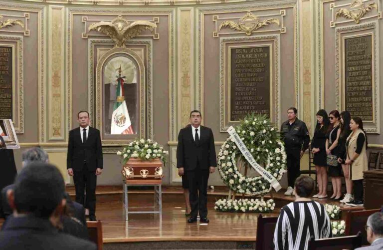 Rinde LXI Legislatura homenaje póstumo al diputado local Mariano Hernández Reyes