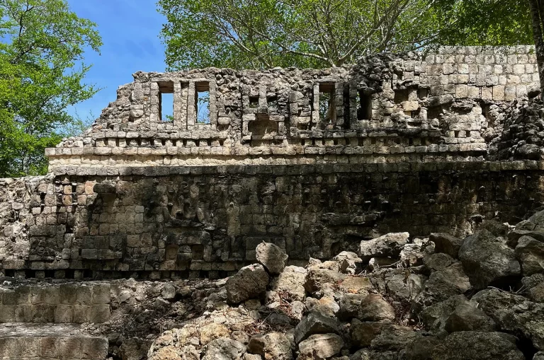 Templo de Kinich Ahau registra un fenómeno arqueoastronómico