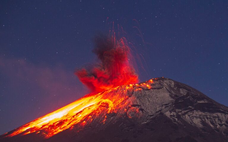 ¡Encienden alertas en Puebla por actividad del Popocatépetl!