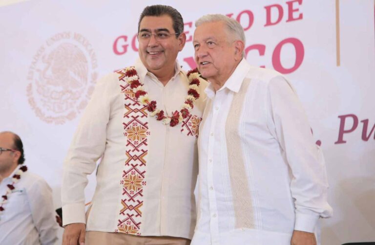 “Vamos a seguir apoyando a Puebla y al gobernador Sergio Salomón”: AMLO