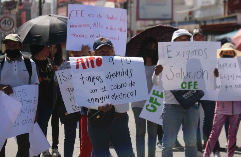Denuncian a SEP por privar de luz a estudiantes, artistas y deportistas