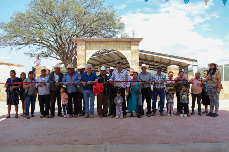 Inauguran adoquinamiento en Rancho Las Yeguas