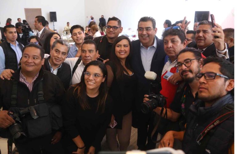 Garantiza Sergio Salomón respeto y seguridad para el ejercicio del periodismo en Puebla