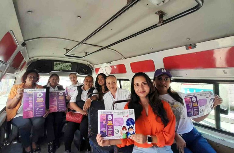Colectivo «Por las Mujeres de Puebla» buscan erradicar el acoso contra las mujeres en el transporte público.