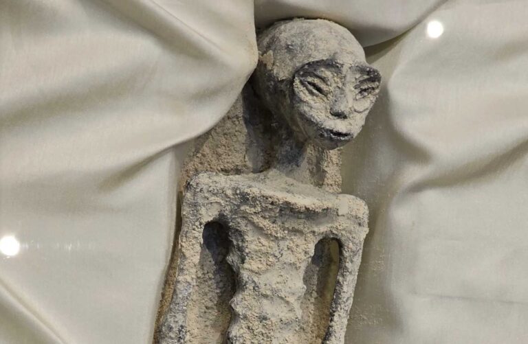 Los intereses políticos de Morena detrás de la presentanción de extraterrestres en el Congreso