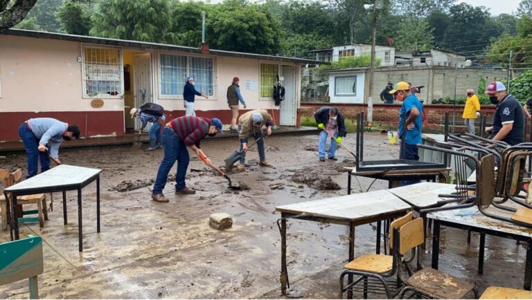 Escuelas de Veracruz siguen con afectaciones por el huracán Grace