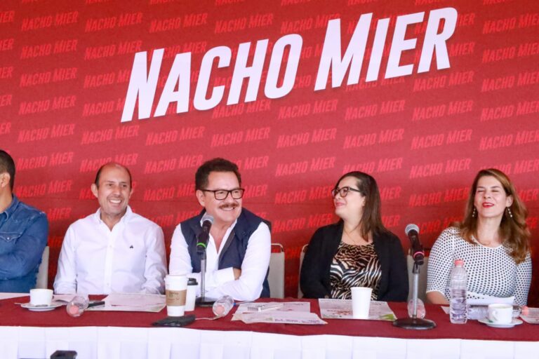 Mier consultará a Morena y aliados si permanece como coordinador o pide licencia para ir por Puebla 