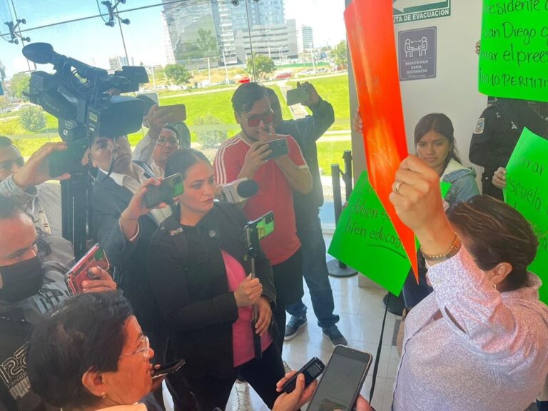 Exigen ante el CIS apertura de un jardín de niños de Atlixco (Video)
