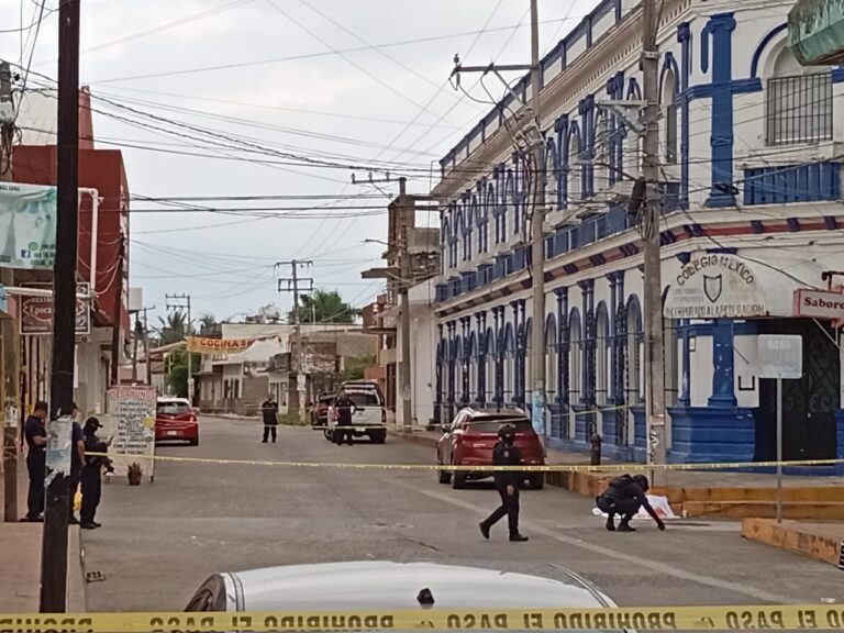 Asesinan a ex alcalde de Gutiérrez Zamora cuando llevaba a sus hijos al colegio