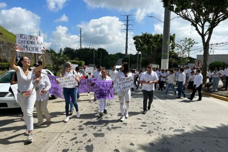 Se manifiestan trabajadores del Poder Judicial de la Federación, por recortes de la 4T