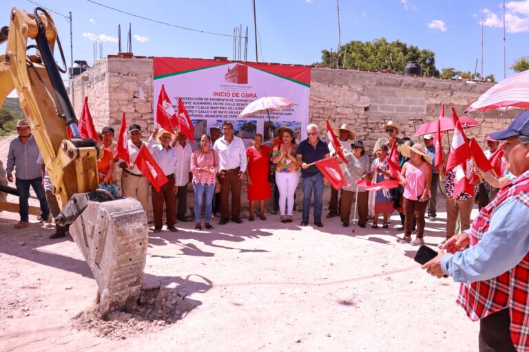 Dan banderazo a arranque de pavimentación en Huejonapan