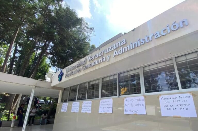 Denuncian a director de Contaduría y Administración por acoso y hostigamiento