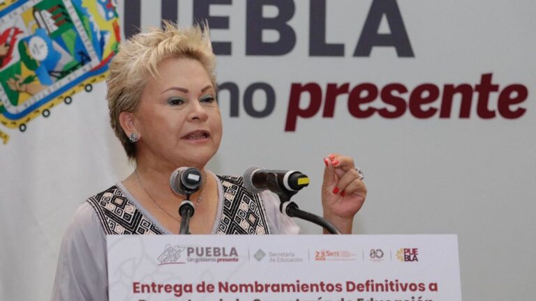 Hasta 16 mil pesos ganarán trabajadores de la educación en Puebla