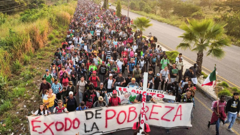 Parte caravana de migrantes desde Chiapas a EU