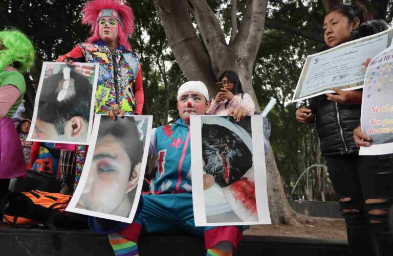Payasitos del Centro piden indemnización para compañero que fue agredido