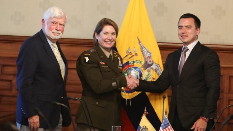 Ecuador y Estados Unidos acuerdan incrementar la cooperación en seguridad y defensa