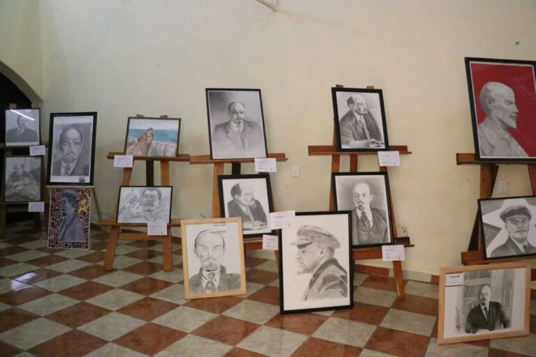 Realizará Antorcha muestra de Pintura en honor Lenin