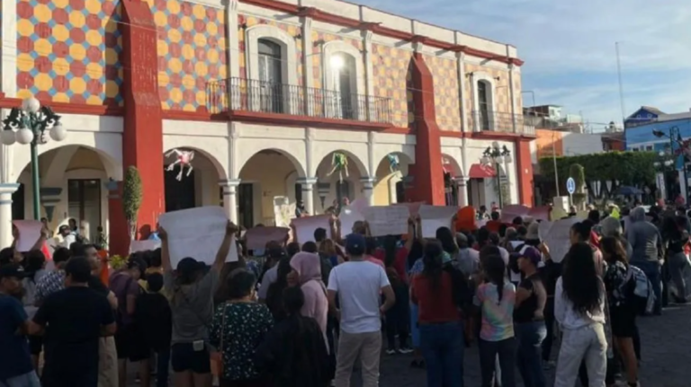 Protestan en Izúcar ante el aumento en la tarifa de agua y la inseguridad