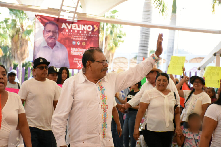 Arranca Avelino Rivera campaña en Tecomatlán