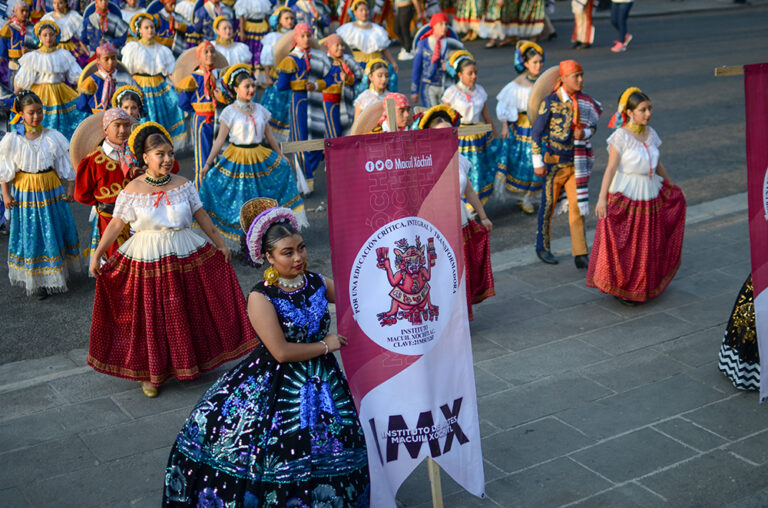 Participan en el Festival del Jarabe de San Miguelito Monumental