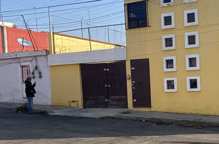 Abandonan restos humanos en una hielera