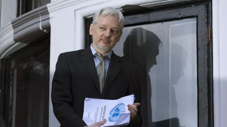 ¡Liberan a Julian Assange!